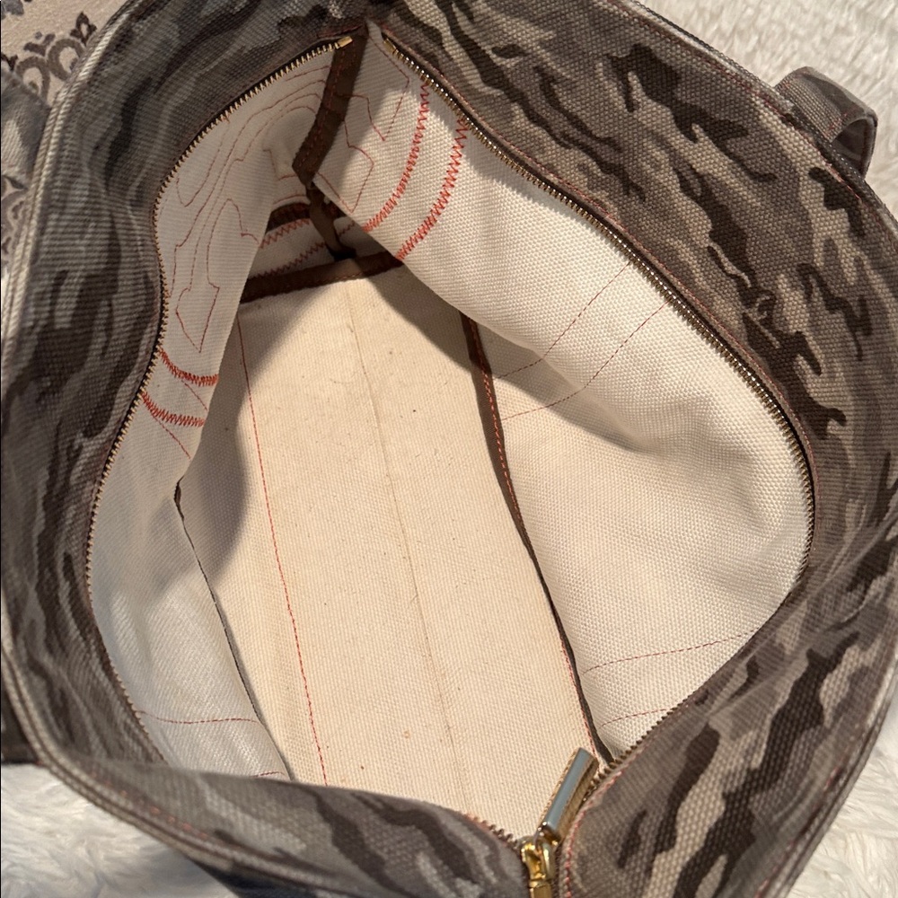 Tory Burch Zipper Canvas Camo Tote Bag 

. - Picture 3 of 7